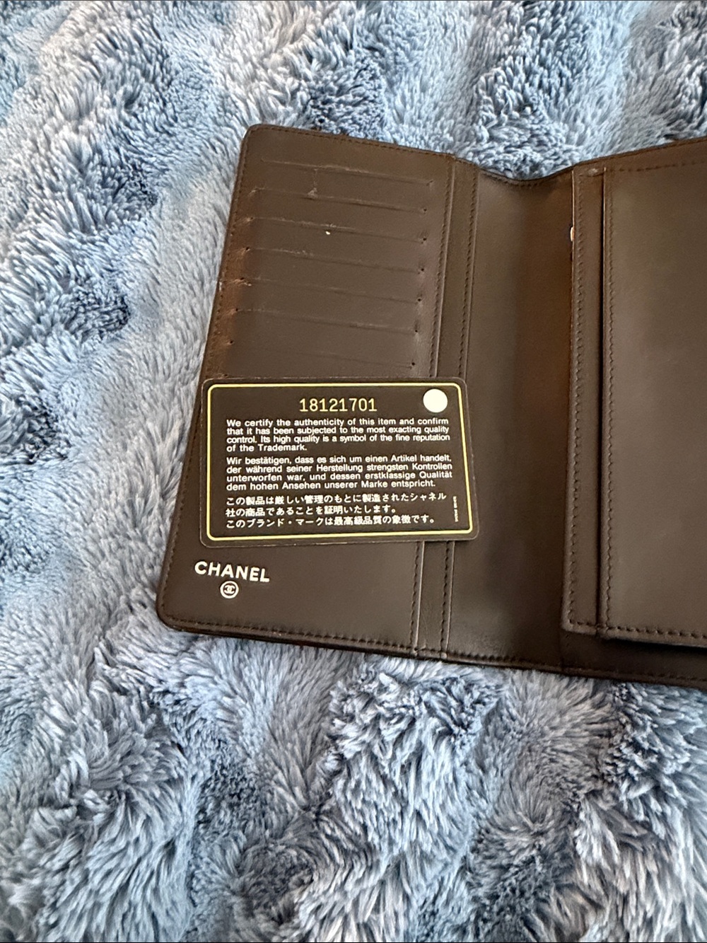 CHANEL Black Quilted Patent Leather Continental Wallet with CC Emblem authentic - Picture 5 of 5